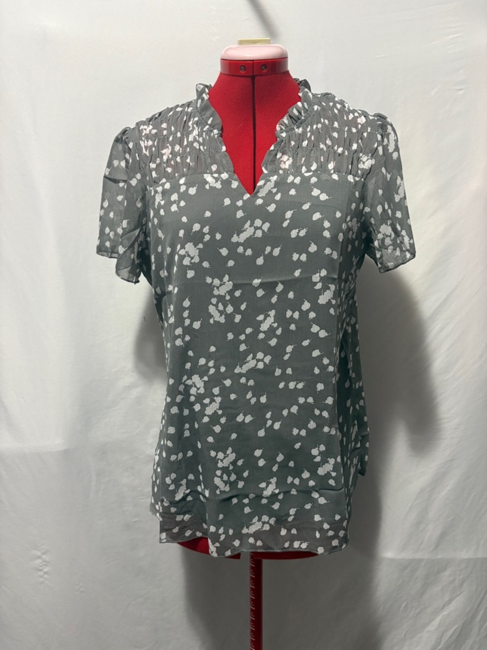 Smocked V-Neck Short Sleeve Blouse - Gray with White Print